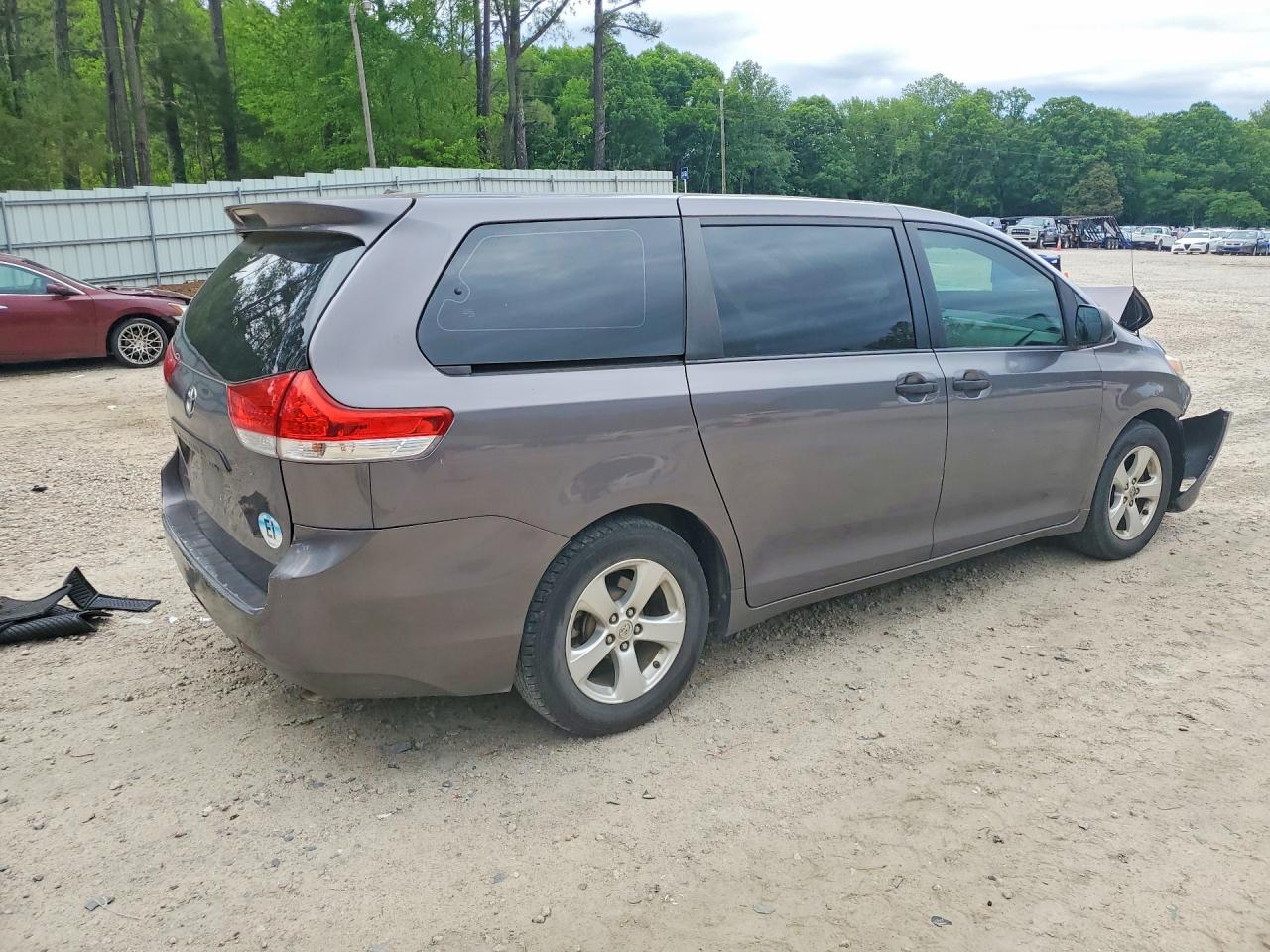Toyota Sienna L 7-passenger