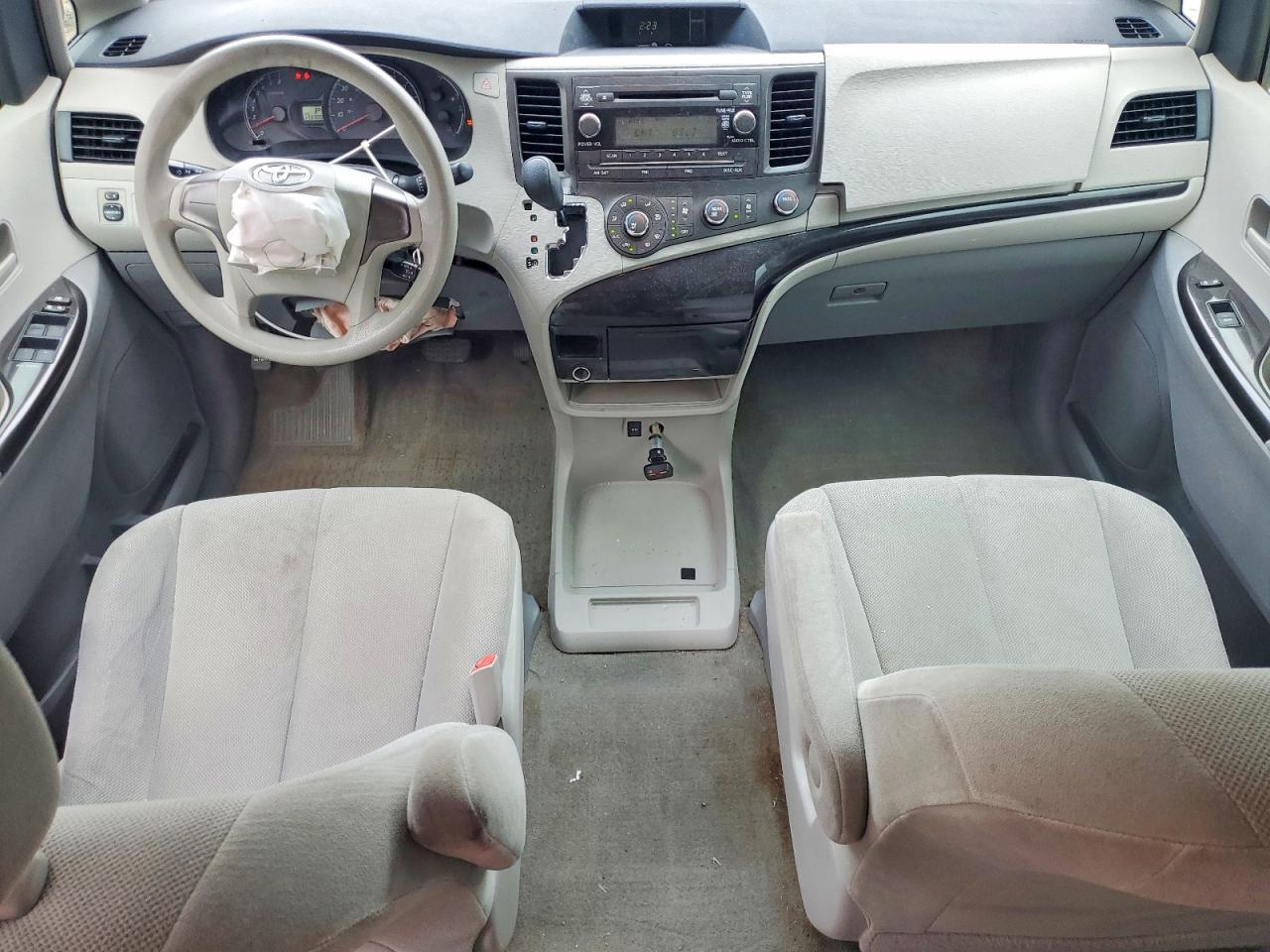 Toyota Sienna L 7-passenger