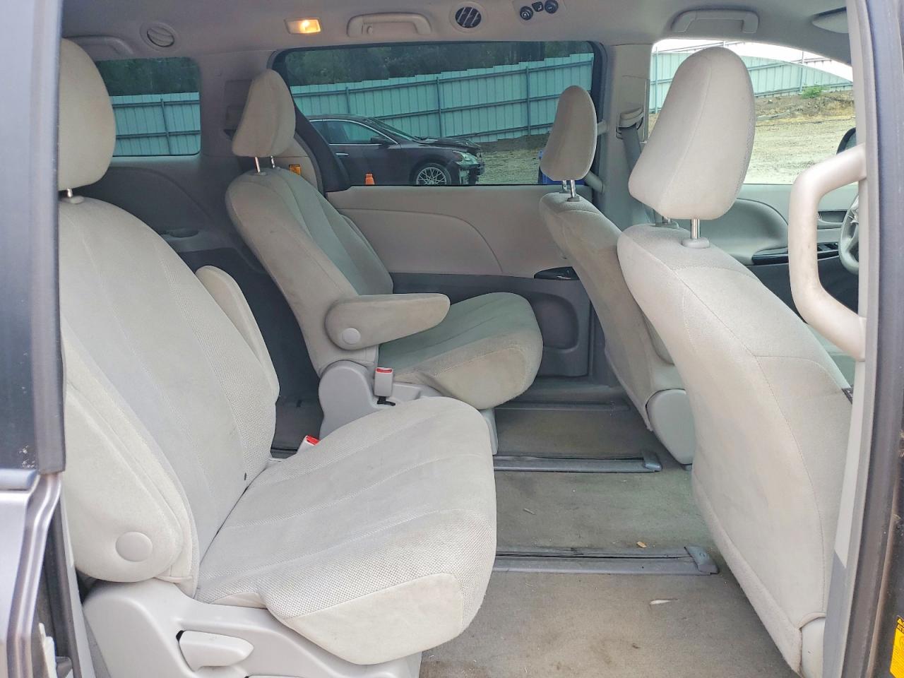 Toyota Sienna L 7-passenger