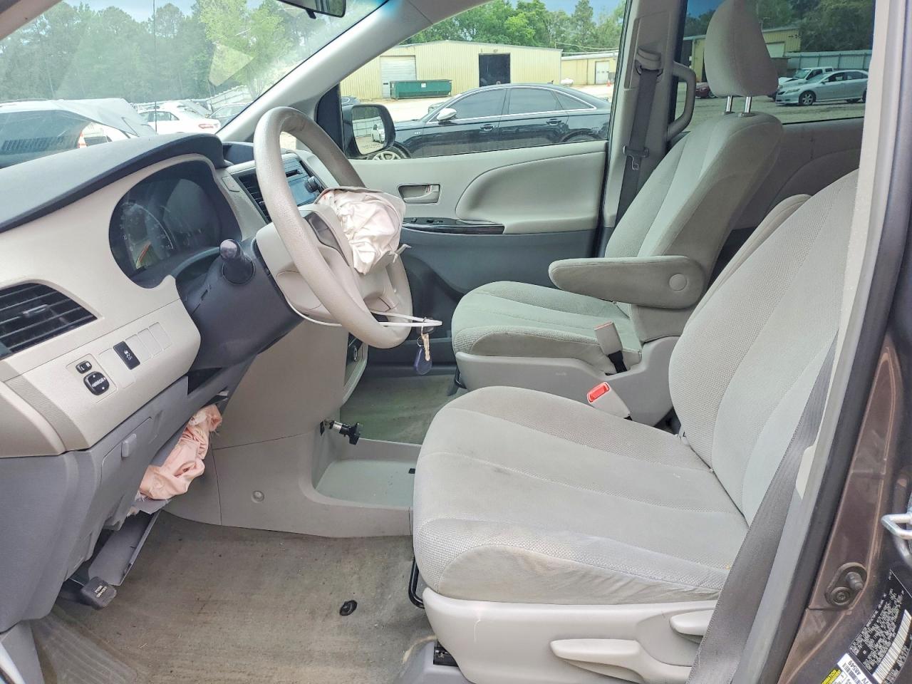 Toyota Sienna L 7-passenger