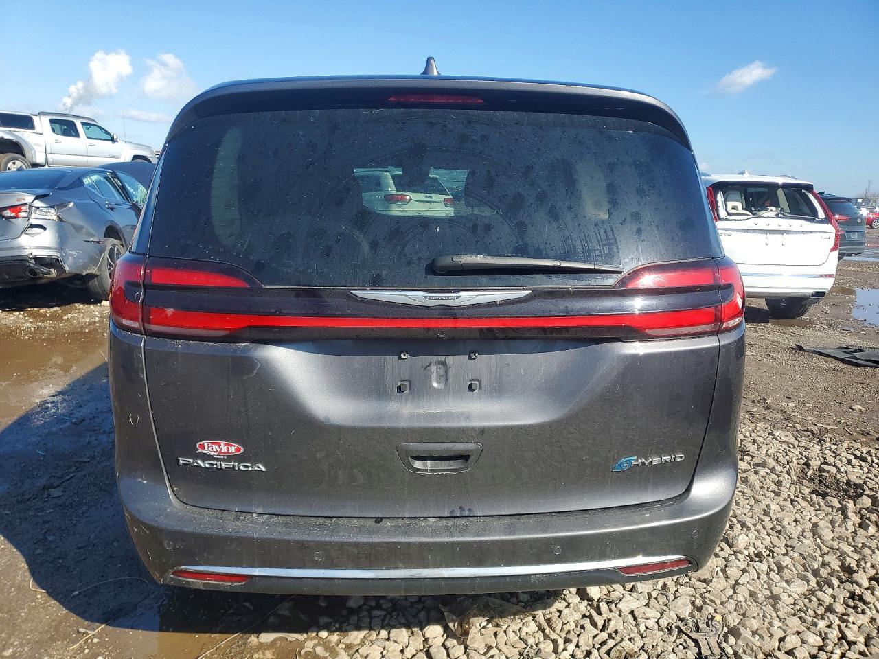 Chrysler Pacifica Hybrid Touring L