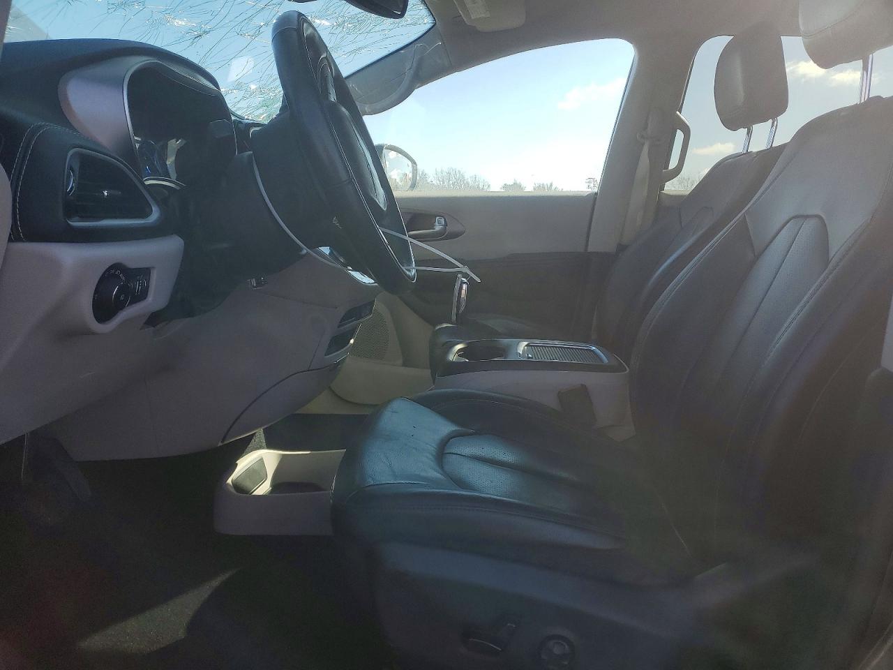 Chrysler Pacifica Hybrid Touring L