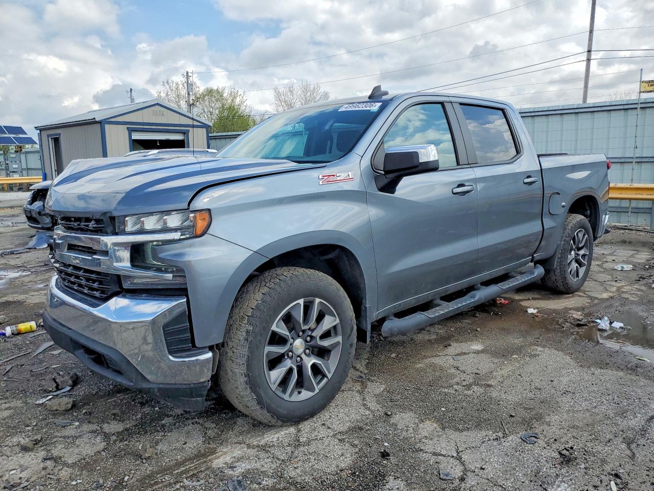 Salvage Chevrolet Silverado Image