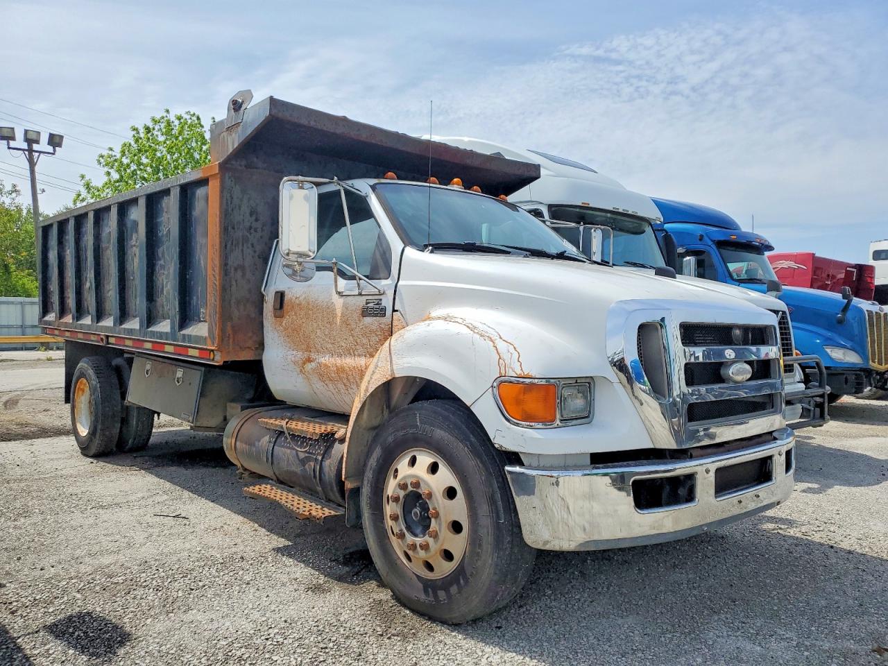 Salvage Ford F-650 Image
