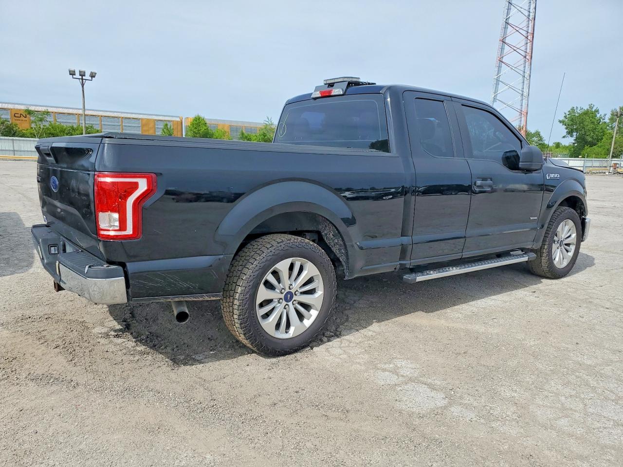Ford F-150 Super Cab