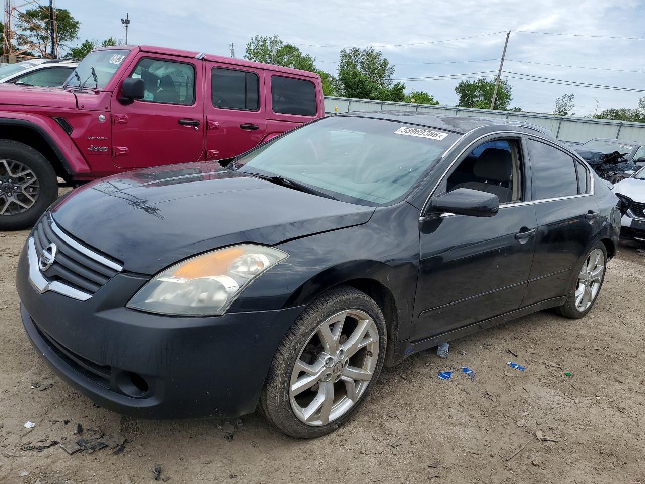Salvage Nissan Altima Image