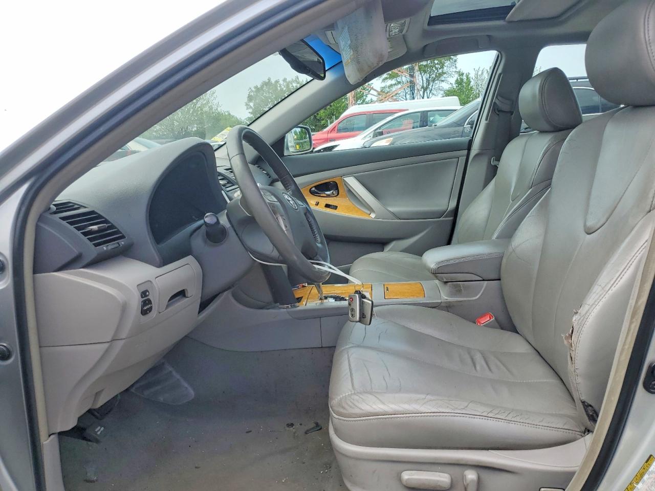 Toyota Camry Xle V6