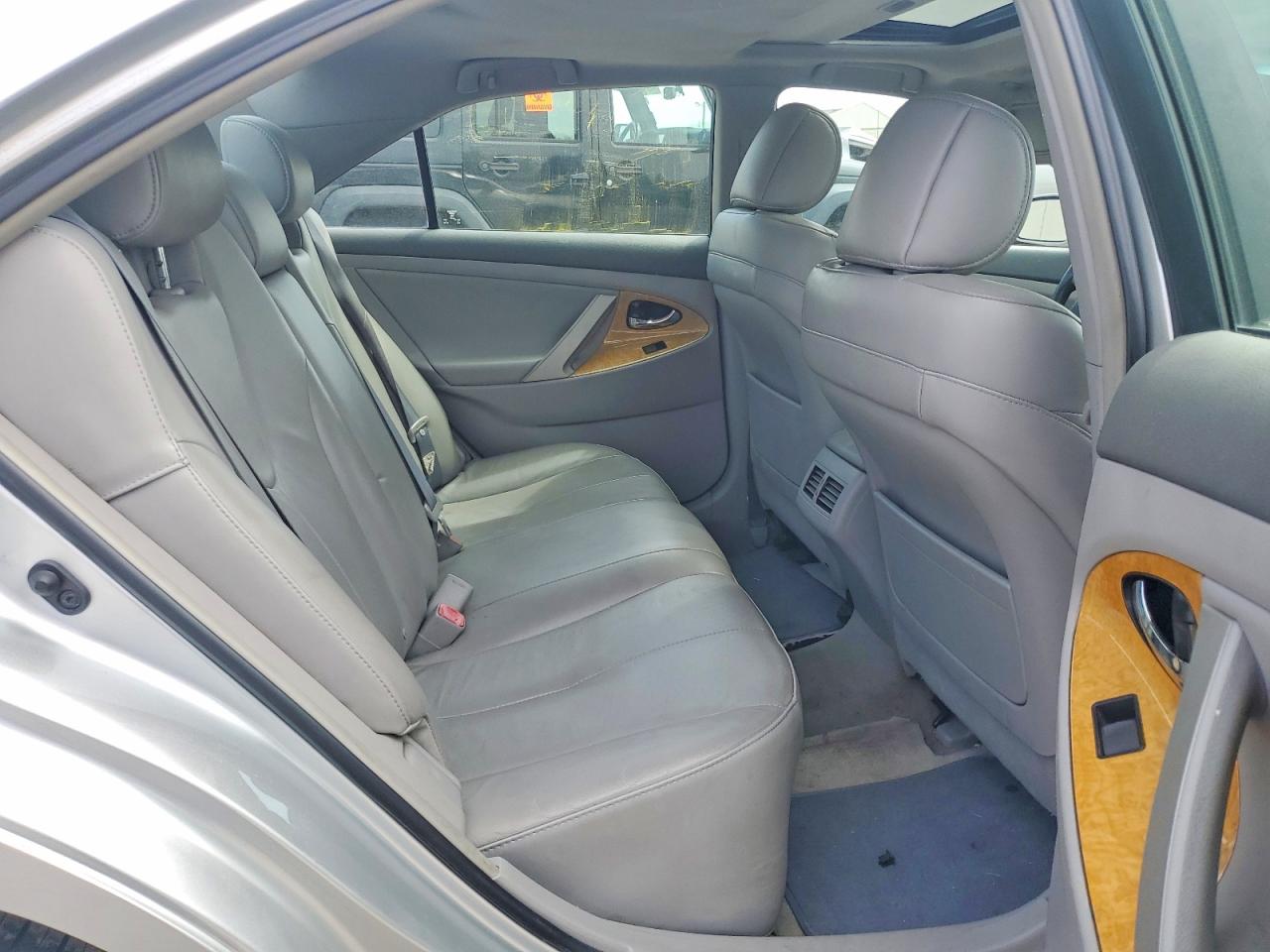 Toyota Camry Xle V6