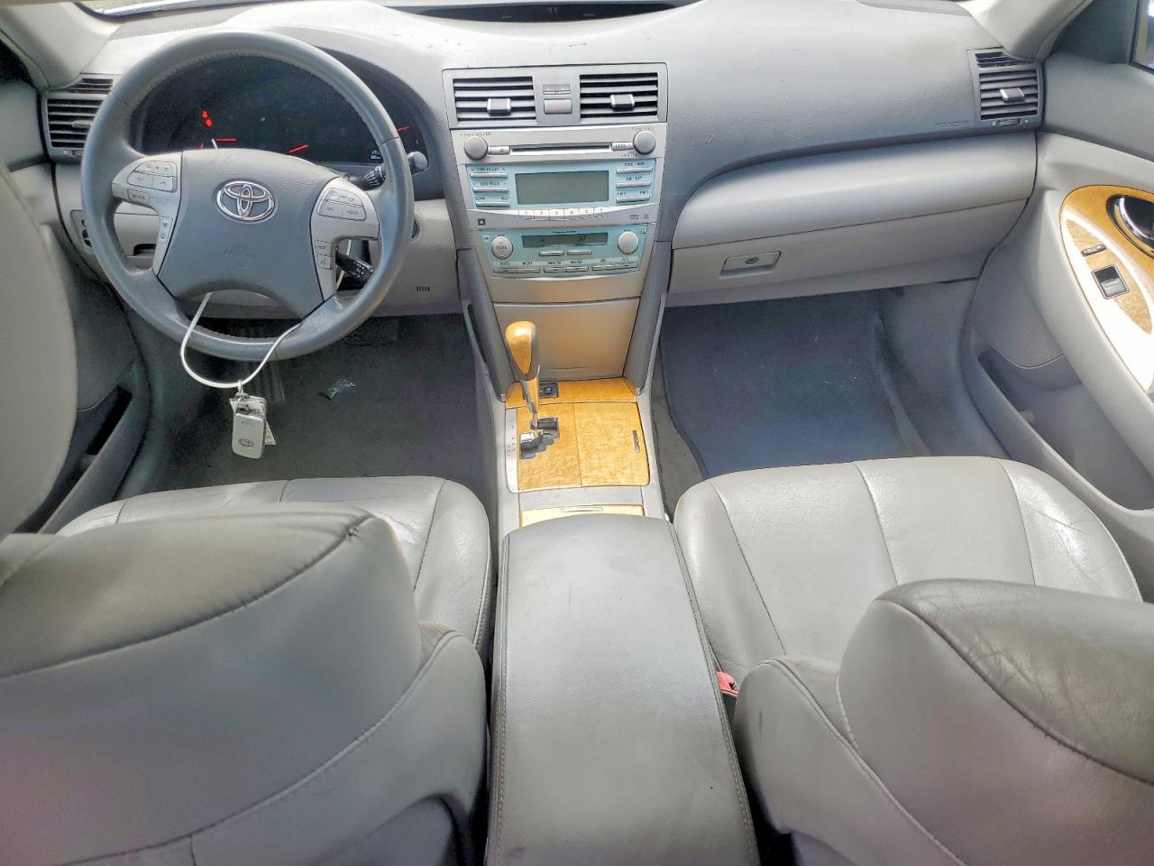 Toyota Camry Xle V6