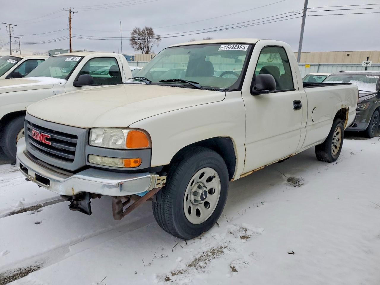Salvage GMC Sierra Image