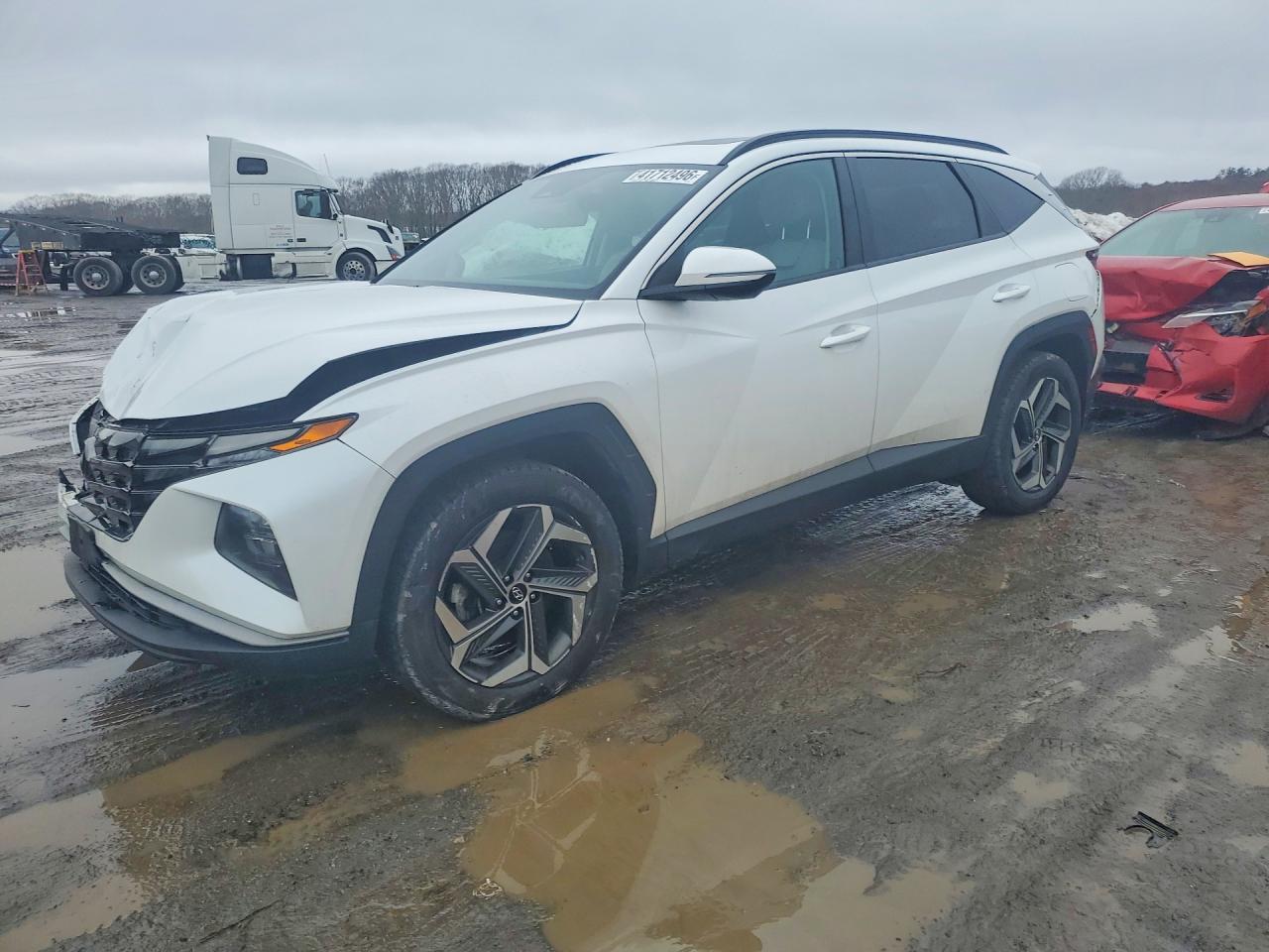 Salvage Hyundai TUCSON Image