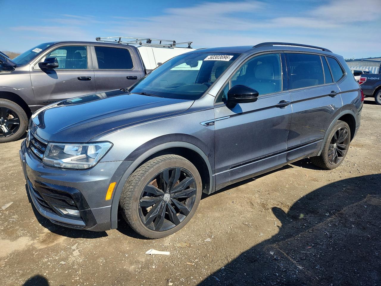 Salvage Volkswagen Tiguan Image