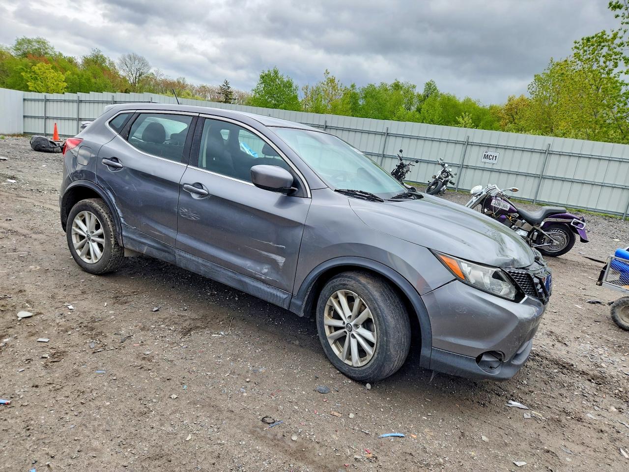 Nissan Rogue S