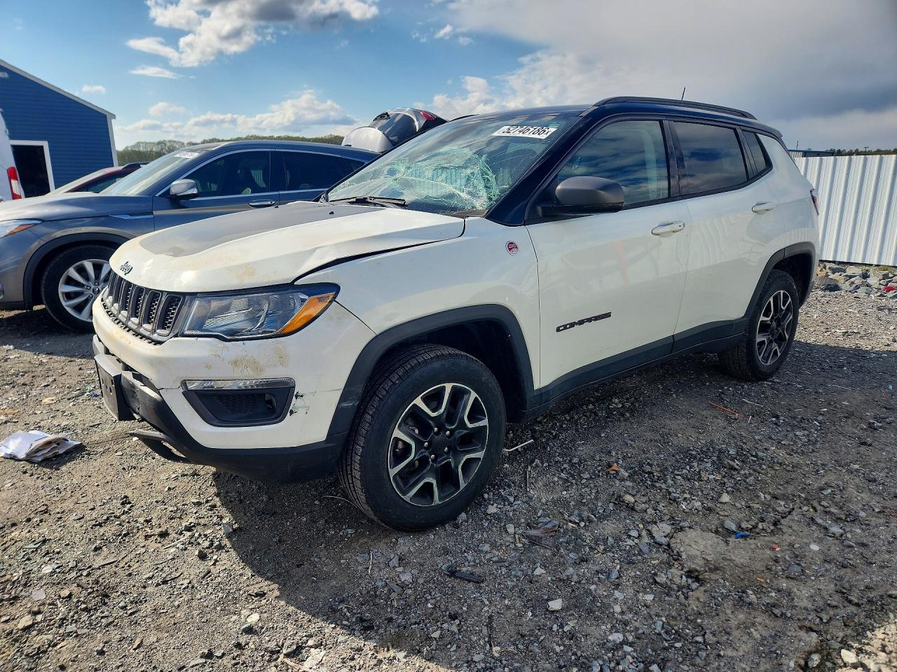 Salvage Jeep Compass Image