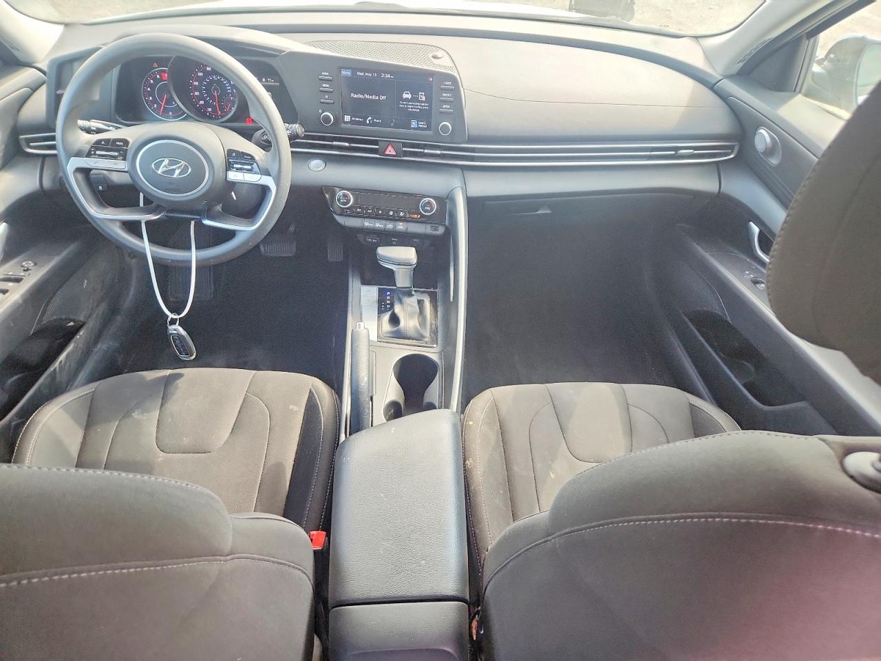 Hyundai ELANTRA Sel