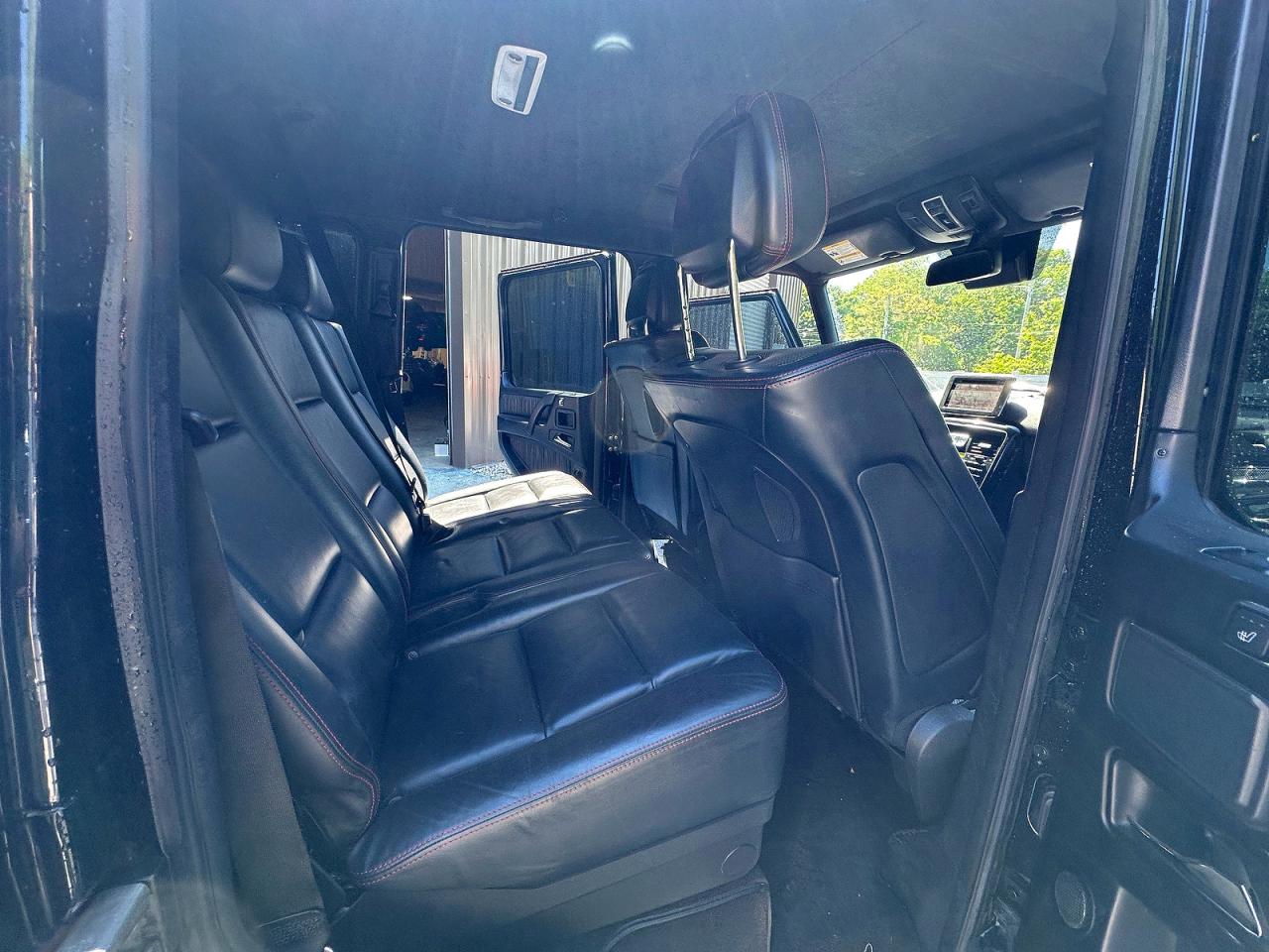 Mercedes-Benz G-Class 550