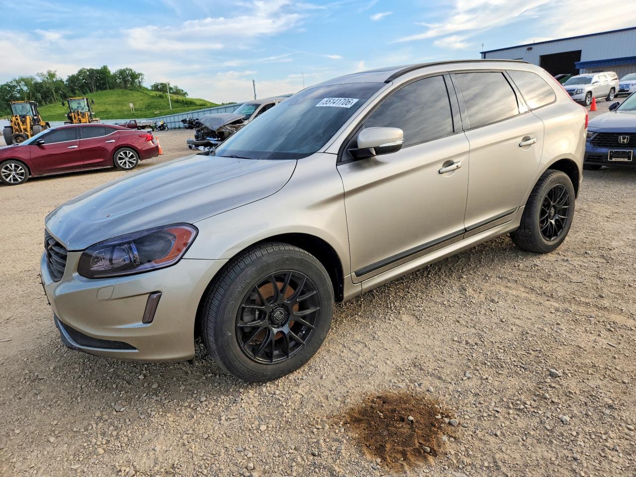 Salvage Volvo XC60 Image