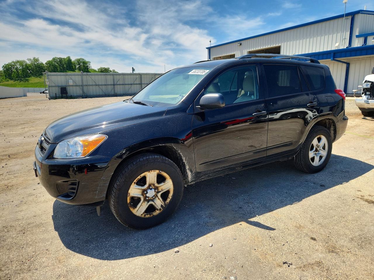 Salvage Toyota RAV4 Image