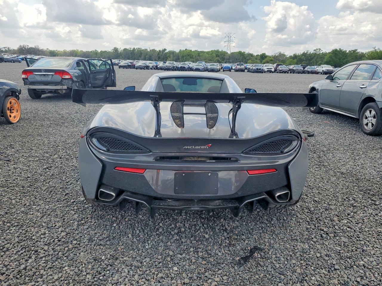 McLaren 570S