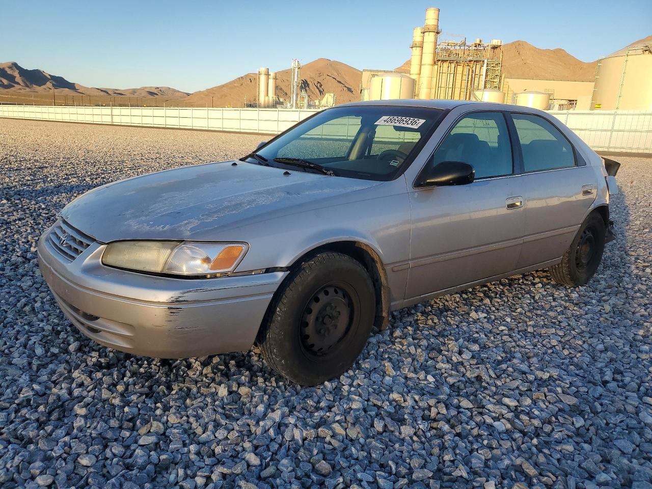 Salvage Toyota Camry Image