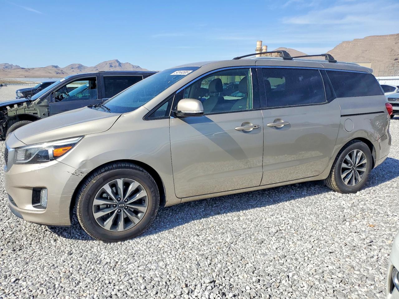 Salvage Kia Sedona Image