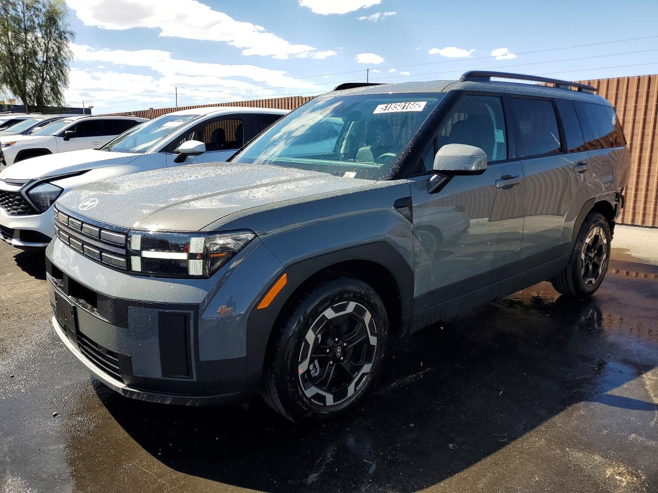 Salvage Hyundai SANTA FE Image
