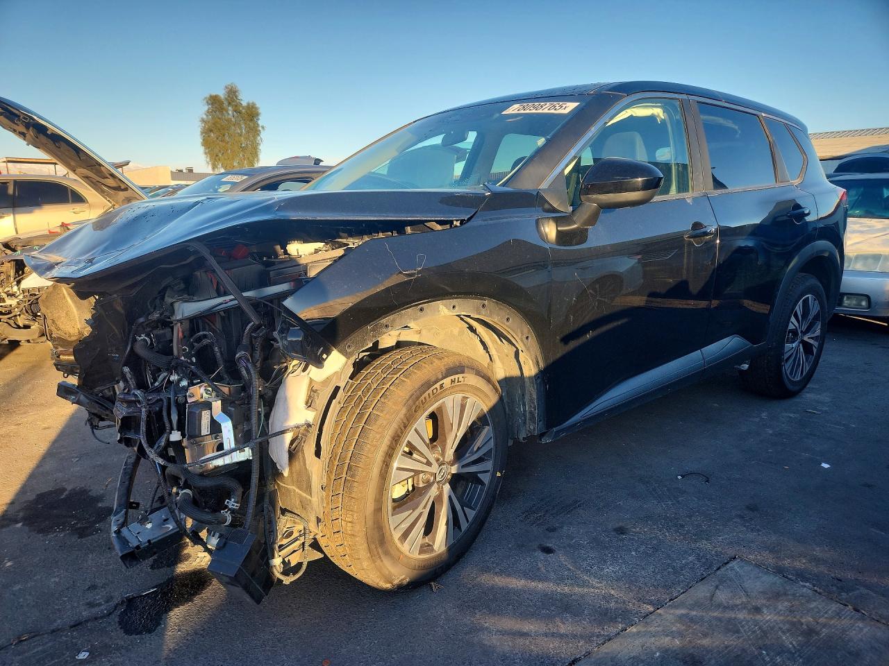 Salvage Nissan Rogue Image
