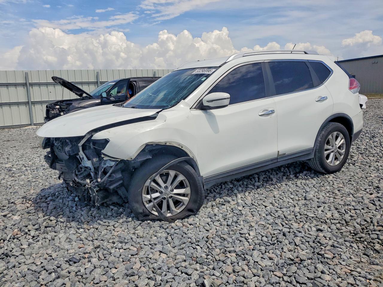 Salvage Nissan Rogue Image