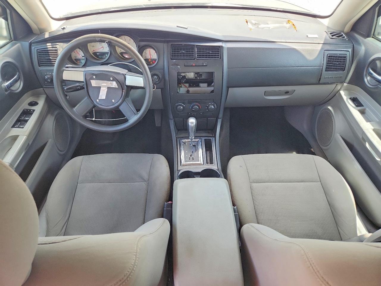 Dodge Charger Se