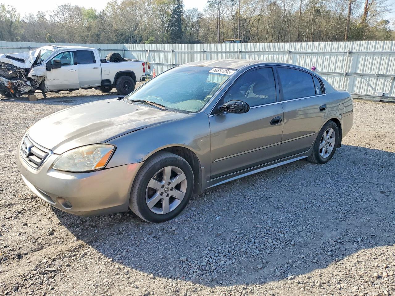 Salvage Nissan Altima Image