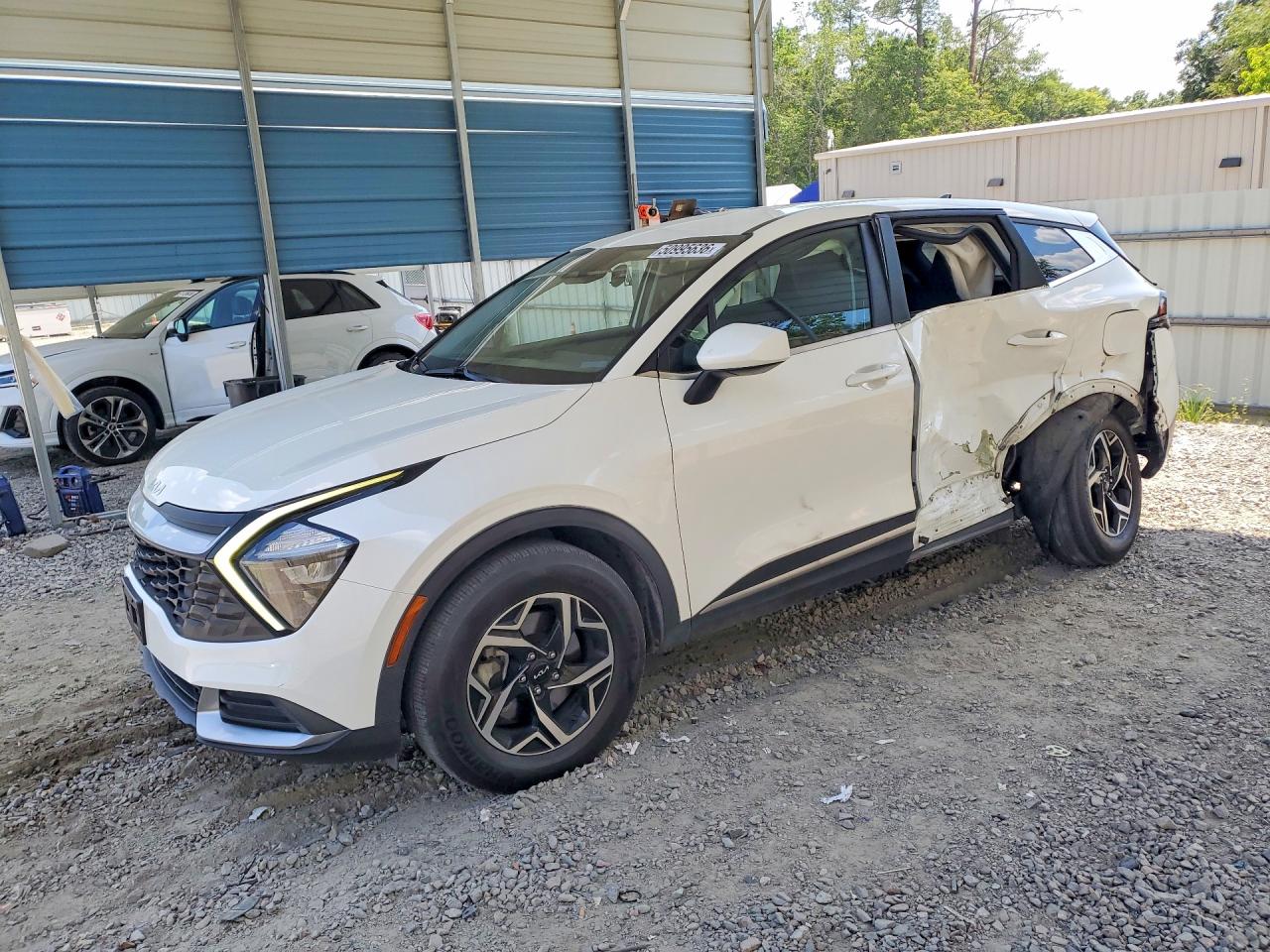 Salvage Kia Sportage Image