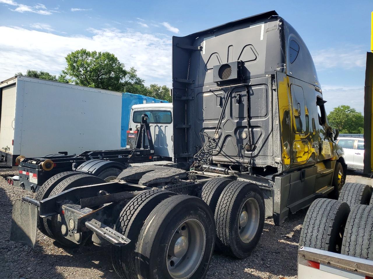 Freightliner Cascadia 126