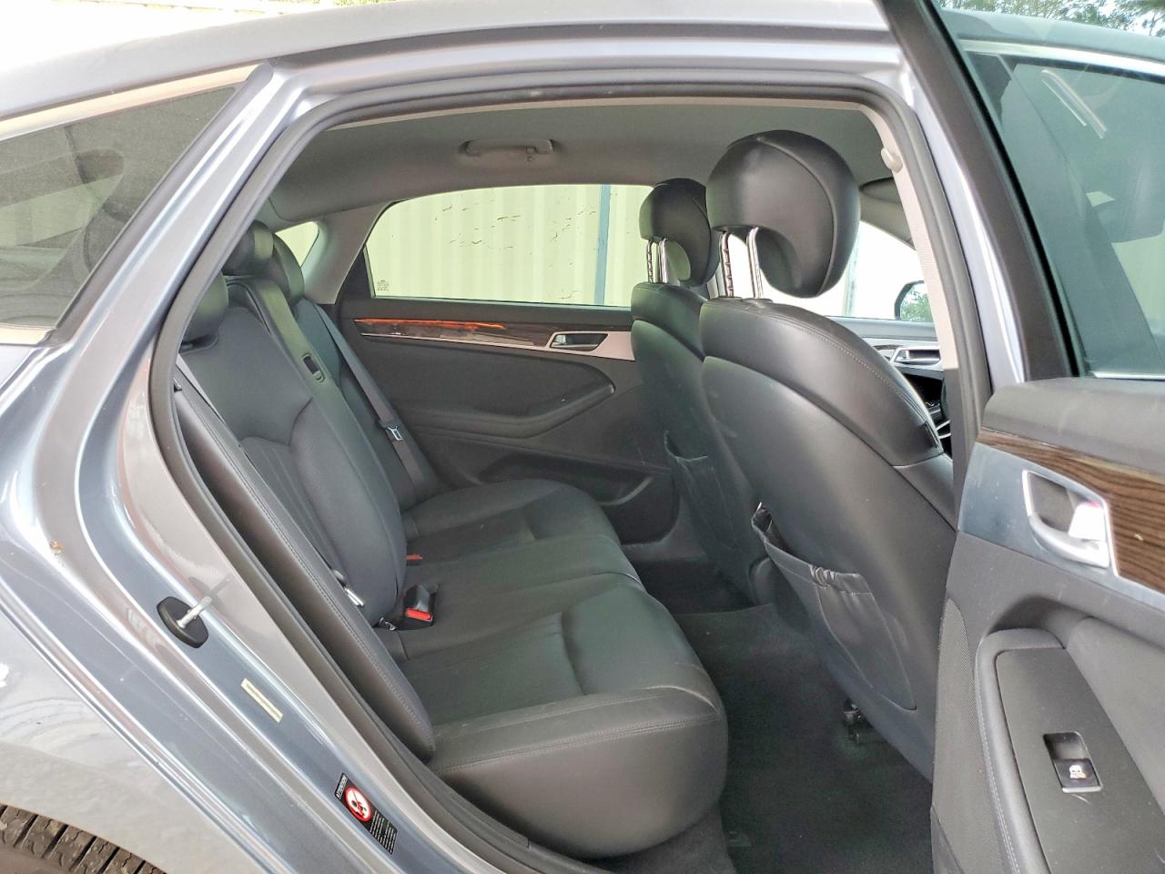 Hyundai Genesis 3.8l