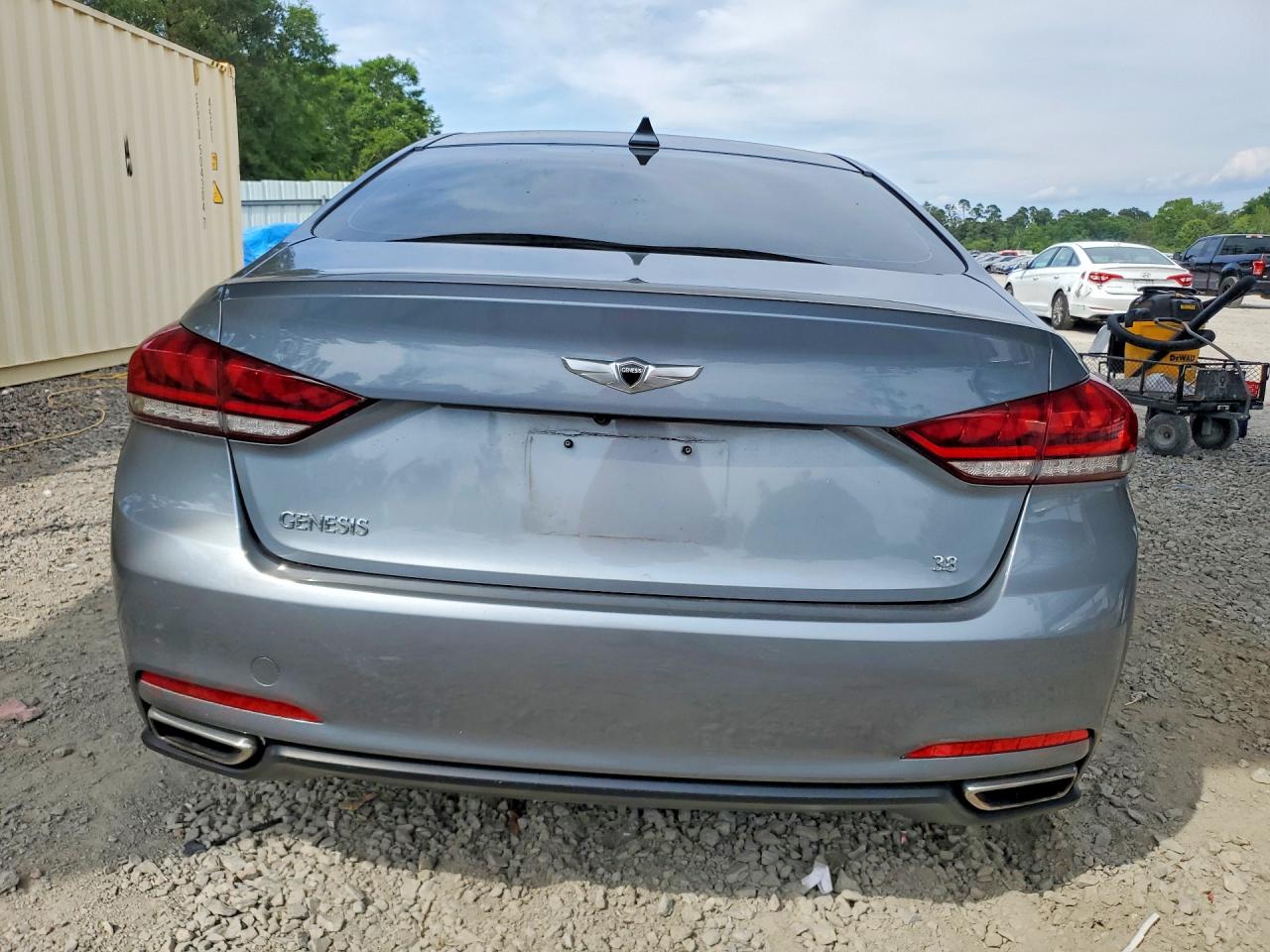 Hyundai Genesis 3.8l