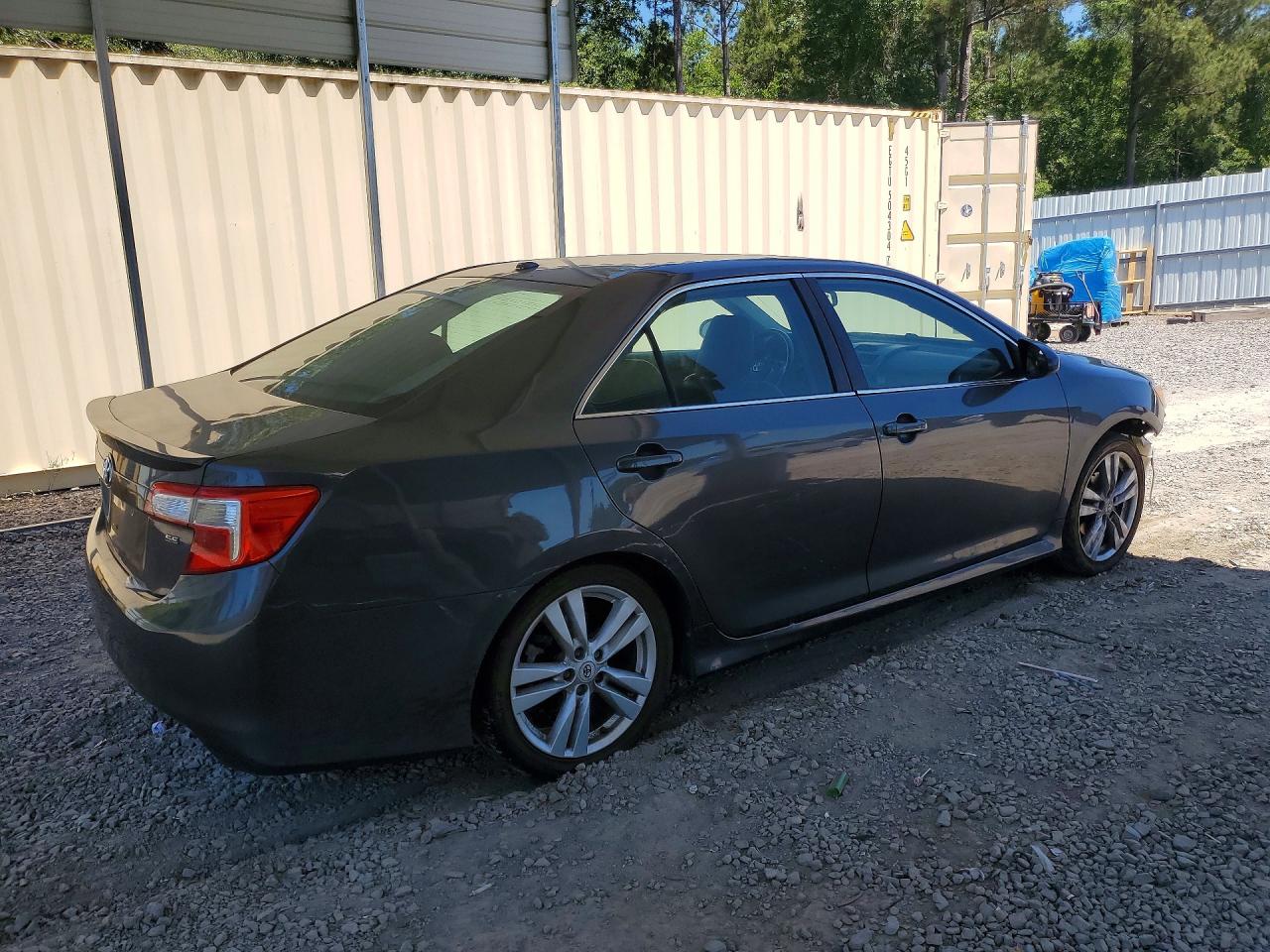 Toyota Camry Se V6