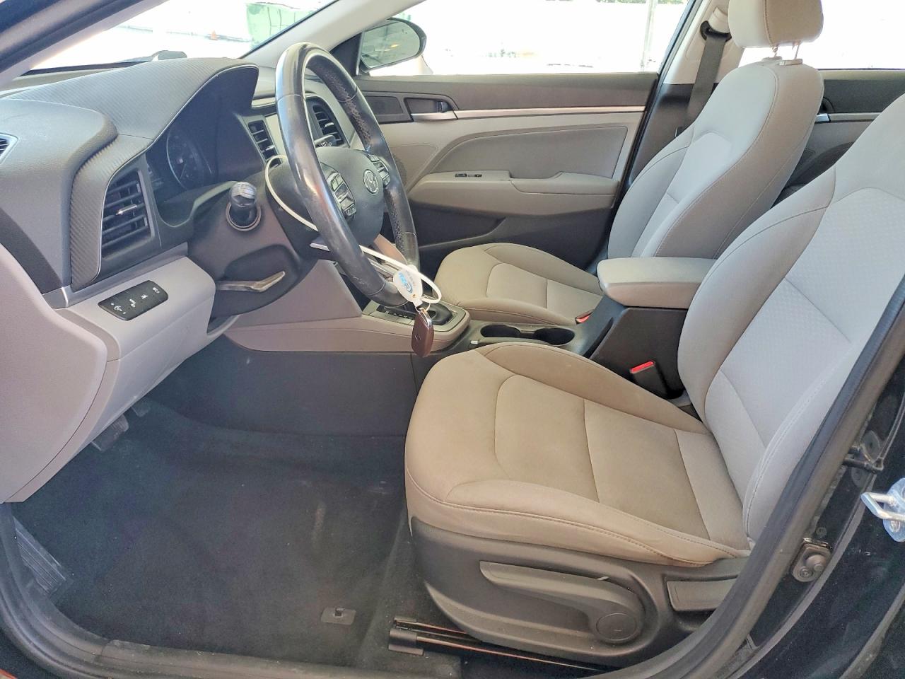 Hyundai ELANTRA Value Edition