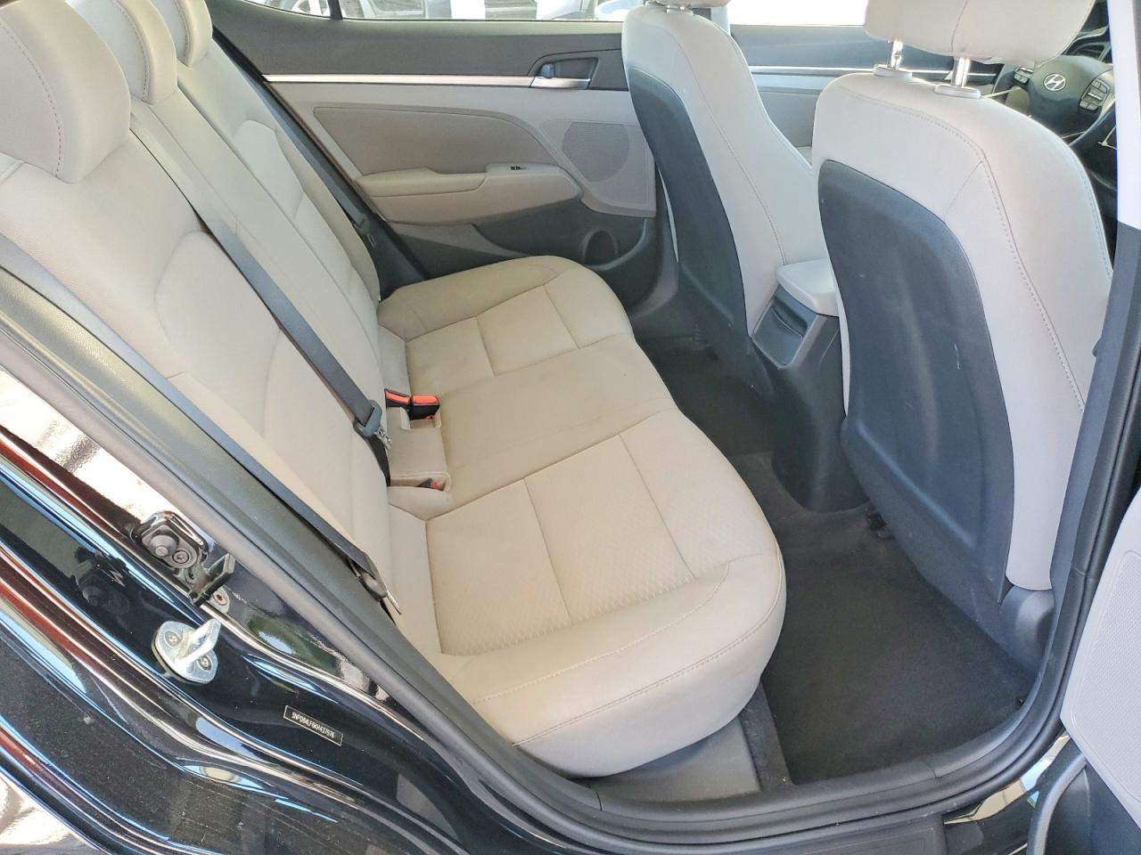 Hyundai ELANTRA Value Edition