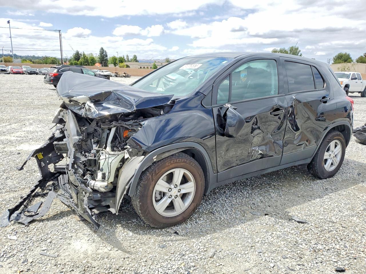 Salvage Chevrolet Trax Image