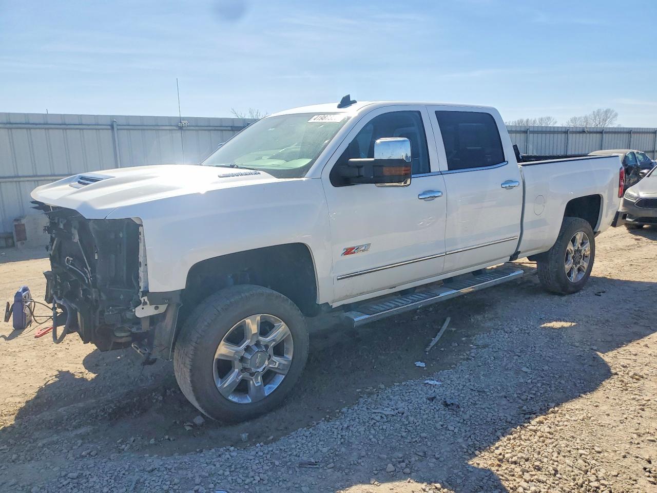 Salvage Chevrolet Silverado Image