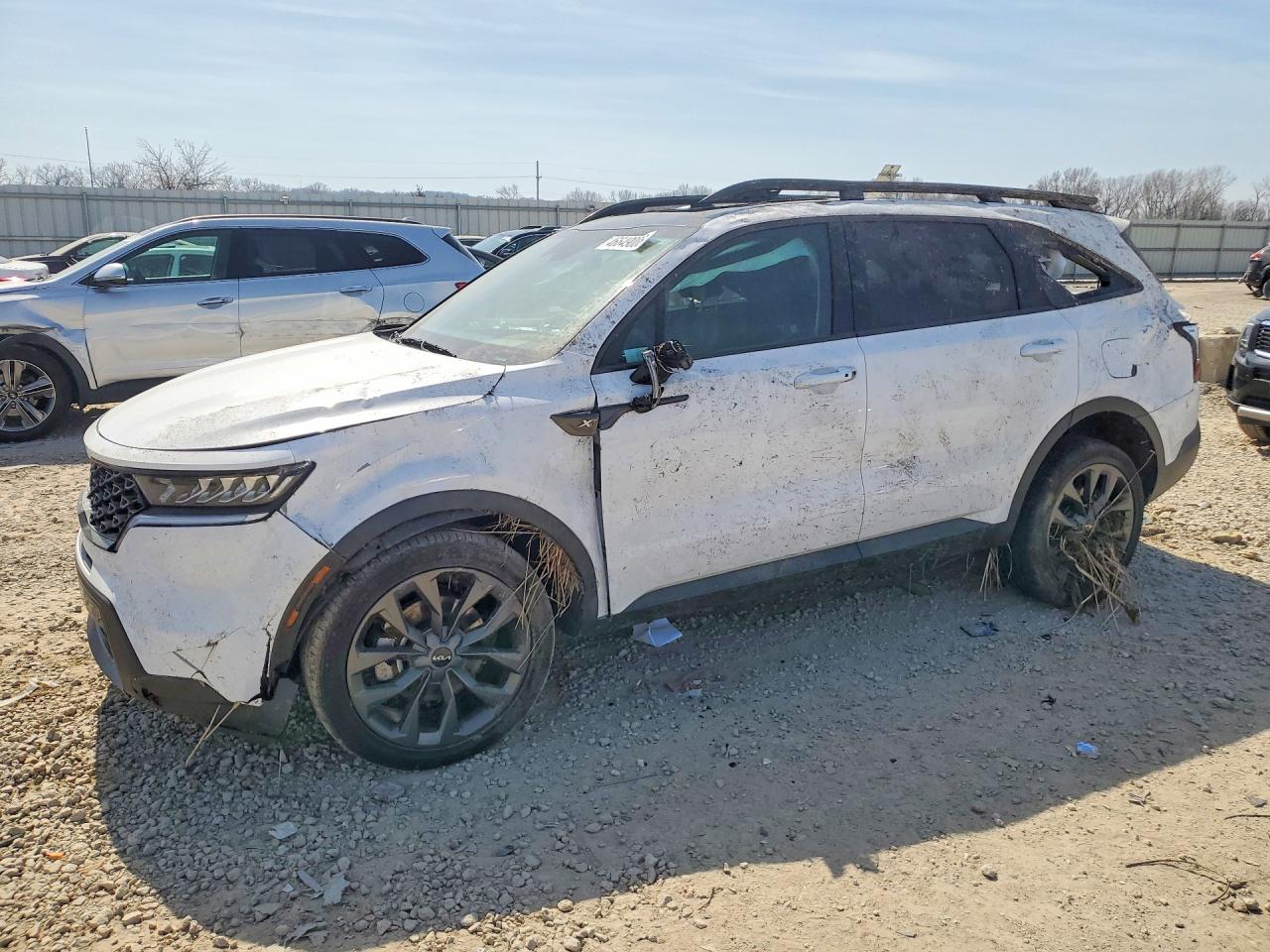 Salvage Kia Sorento Image
