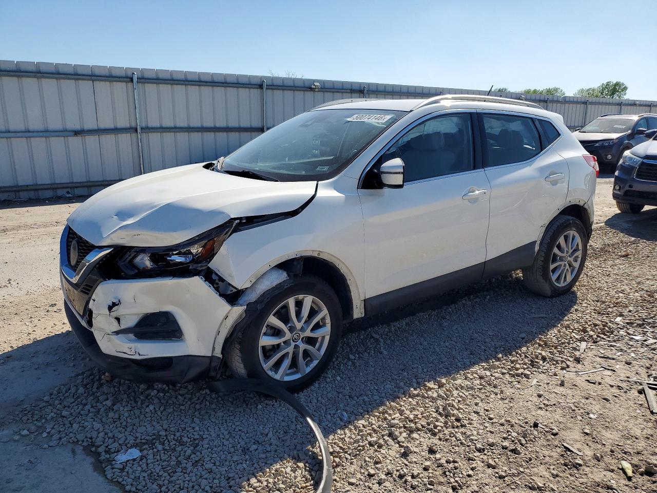 Salvage Nissan Rogue Image