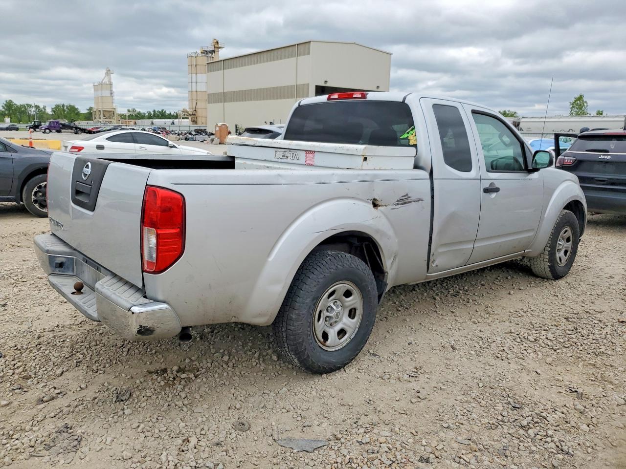 Nissan Frontier S