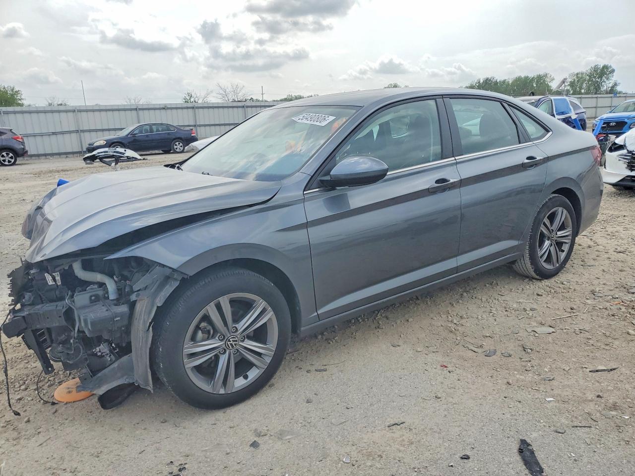 Salvage Volkswagen Jetta Image