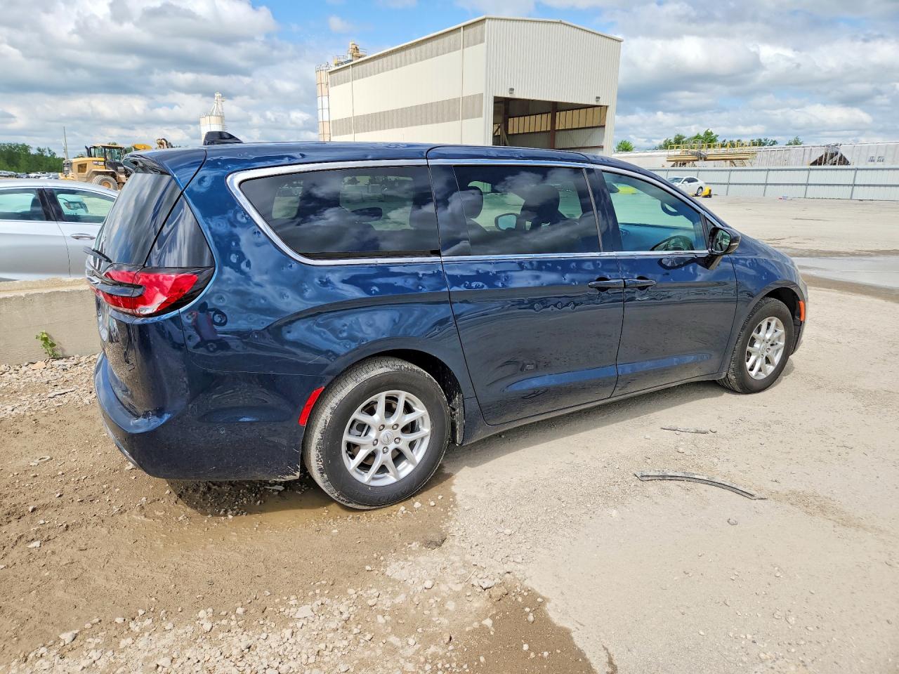 Chrysler Pacifica Select