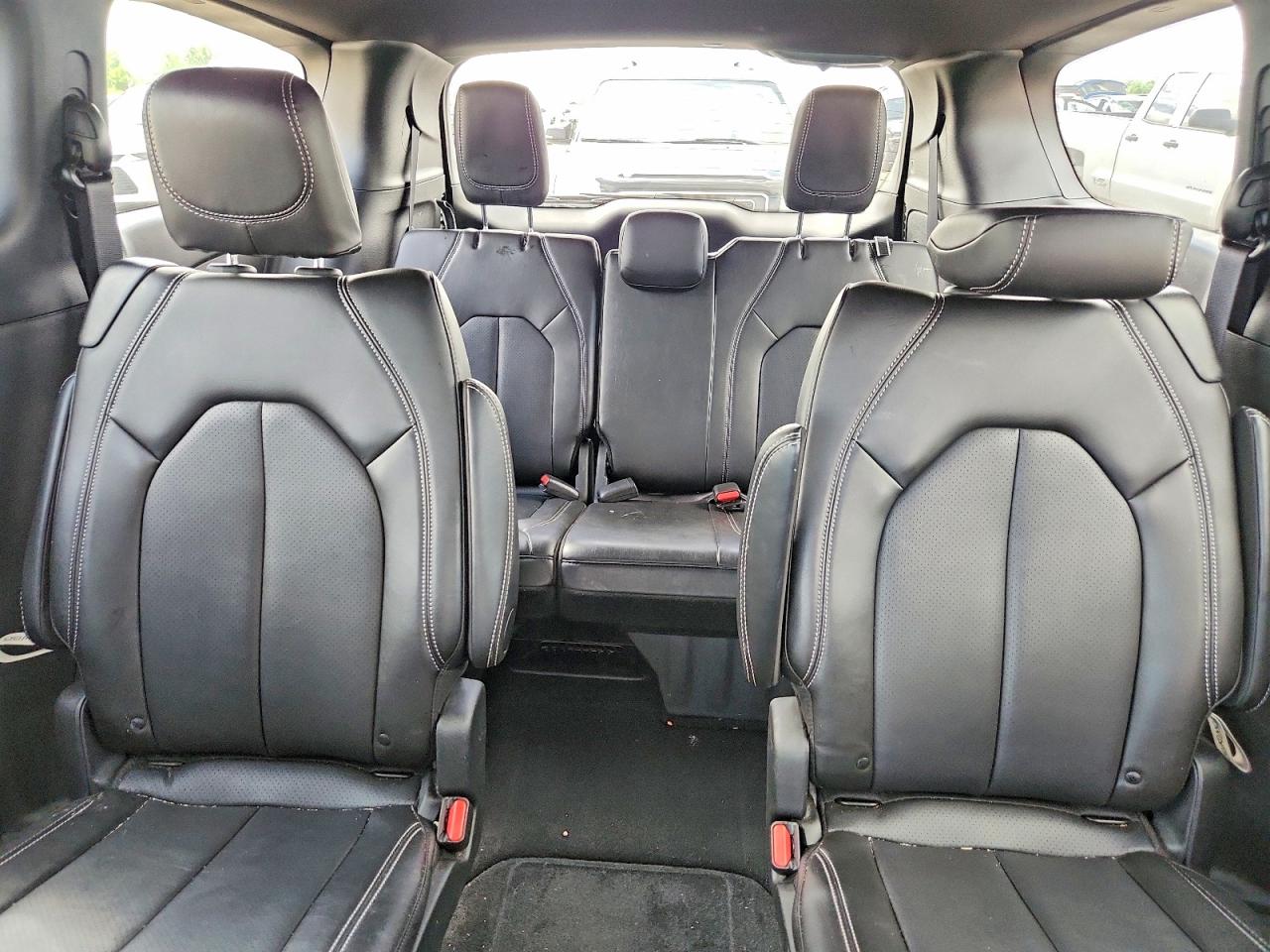 Chrysler Pacifica Select