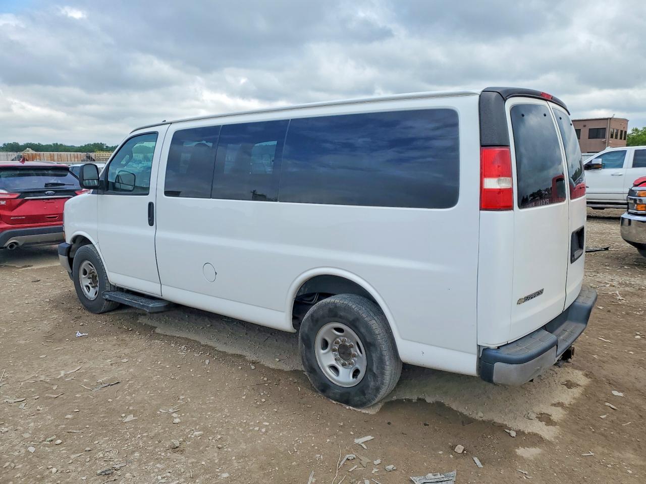 Chevrolet Express Lt