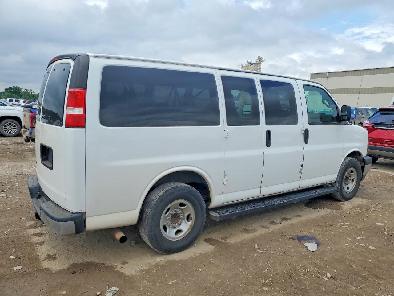 Chevrolet Express Lt