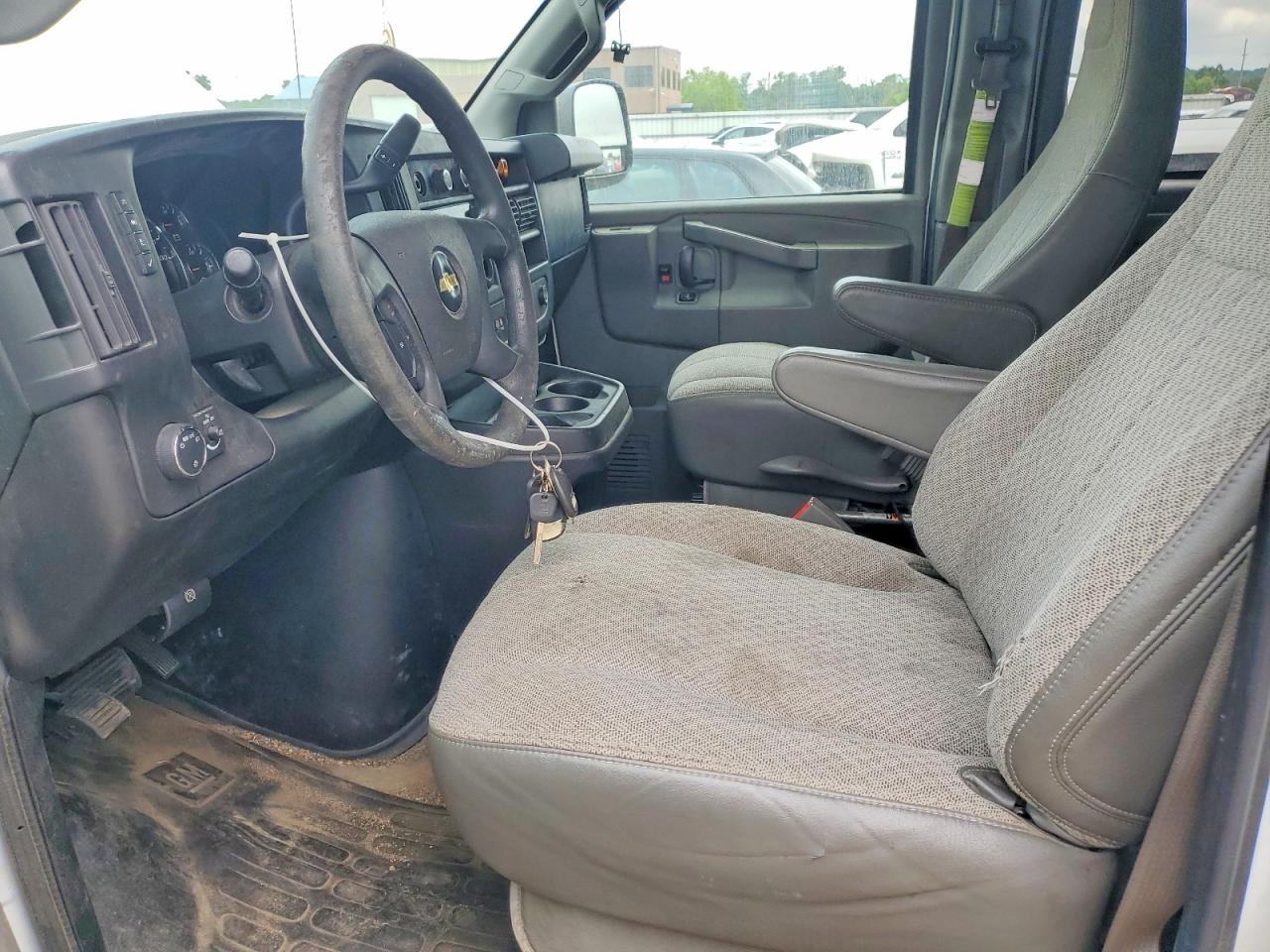 Chevrolet Express Lt