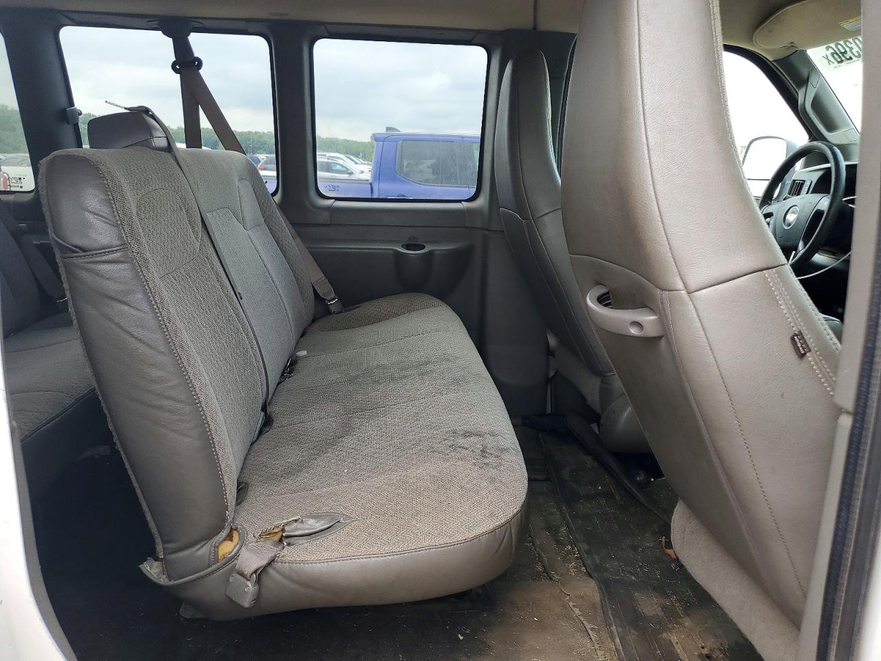 Chevrolet Express Lt