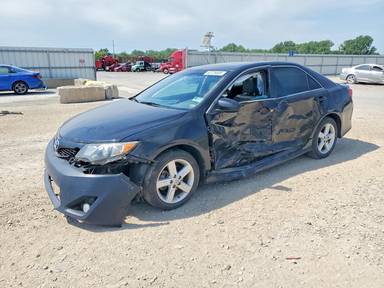 Salvage Toyota Camry Image